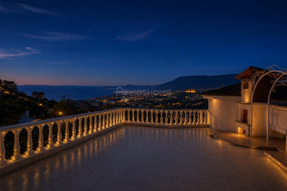 Kargıcak'ta Deniz Manzaralı Lüks Villa