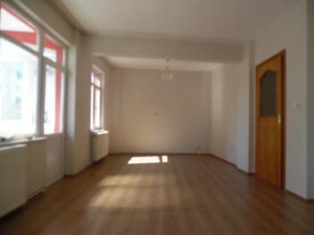ÇORLUDA KİRALIK 3+1 DAİRE 