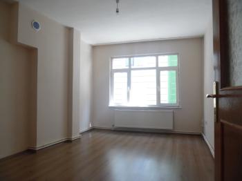 ÇORLUDA KİRALIK 3+1 DAİRE 