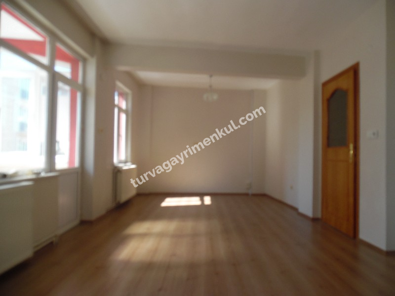 ÇORLUDA KİRALIK 3+1 DAİRE 