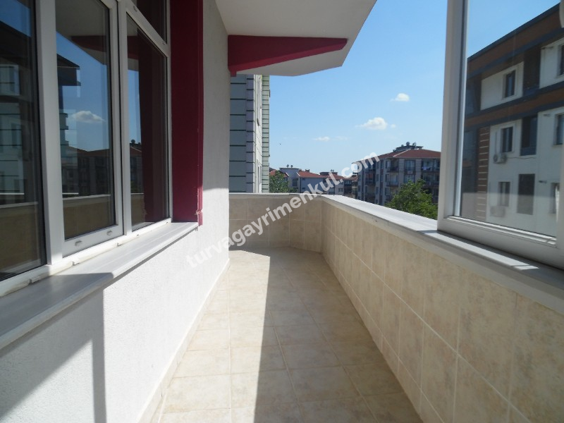 ÇORLUDA KİRALIK 3+1 DAİRE 