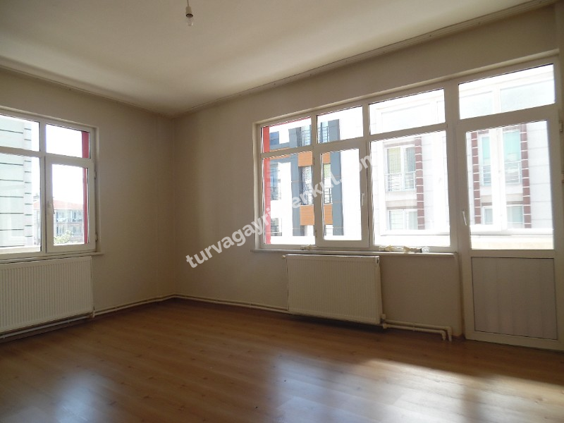 ÇORLUDA KİRALIK 3+1 DAİRE 