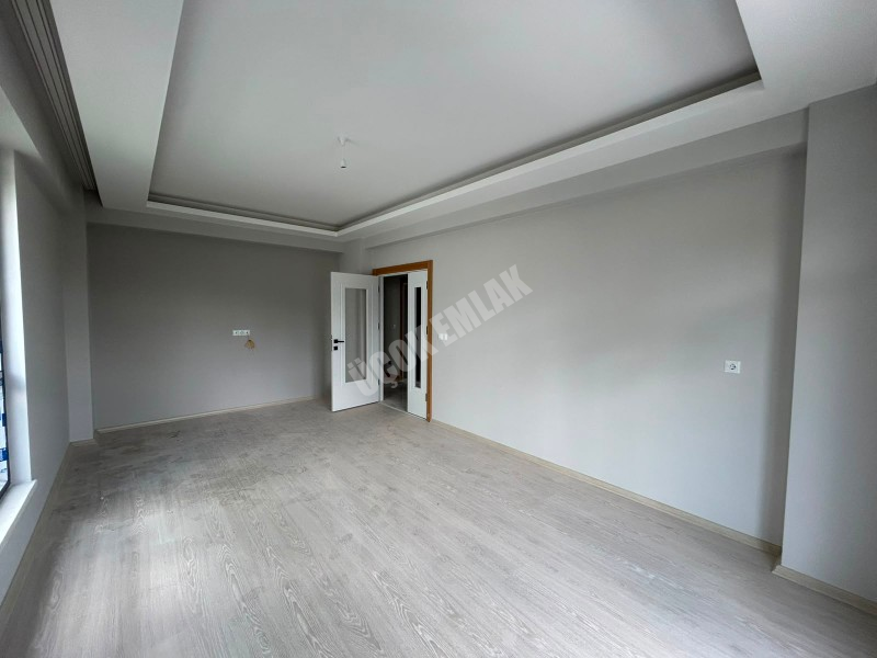 AFYON ÜÇOK EMLAKTAN MAREŞAL F. ÇAKMAK MAH SIFIR EBEBYN BANYOLU 3+1 110M² SATILIK DAİRE 