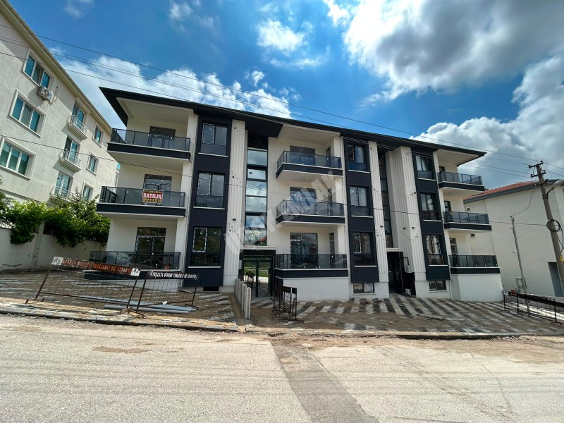 AFYON ÜÇOK EMLAKTAN MAREŞAL F. ÇAKMAK MAH SIFIR EBEBYN BANYOLU 3+1 110M² SATILIK DAİRE 