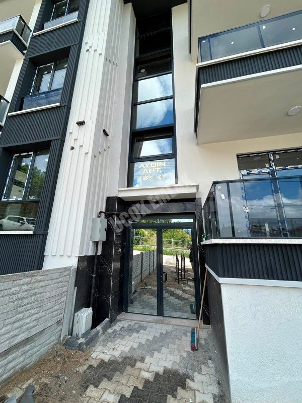 AFYON ÜÇOK EMLAKTAN MAREŞAL F. ÇAKMAK MAH SIFIR EBEBYN BANYOLU 3+1 110M² SATILIK DAİRE 