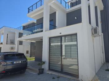 Girne Alsancak'ta 4+1 Tamamı Yeni Esyali - Sıfır Villa