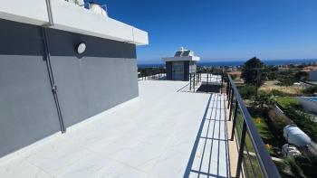 Girne Alsancak'ta 4+1 Tamamı Yeni Esyali - Sıfır Villa