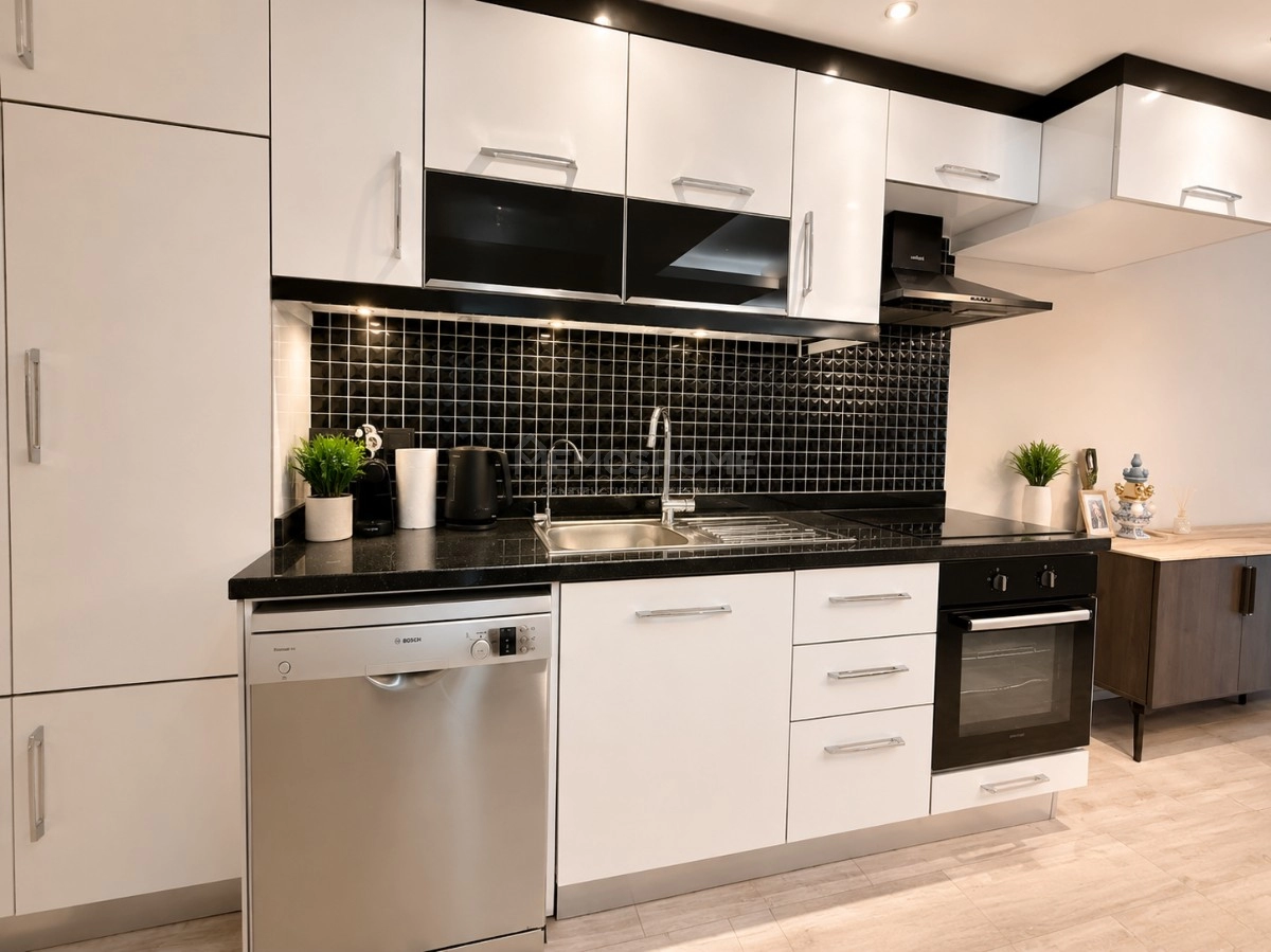 Myra Park I Duplex Apartment