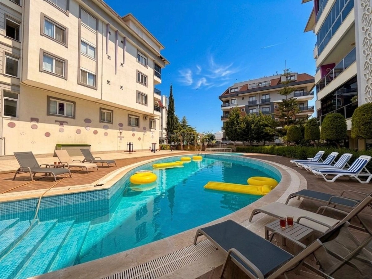Myra Park I Duplex Apartment