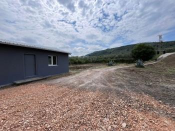 MUDANYA IŞIKLI YOLU'NDA 2.600M2 ARSASI, 440 M2 KAPALI ALANI OLAN KİRALIK DEPO