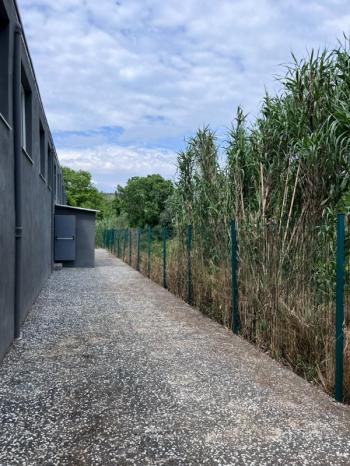 MUDANYA IŞIKLI YOLU'NDA 2.600M2 ARSASI, 440 M2 KAPALI ALANI OLAN KİRALIK DEPO