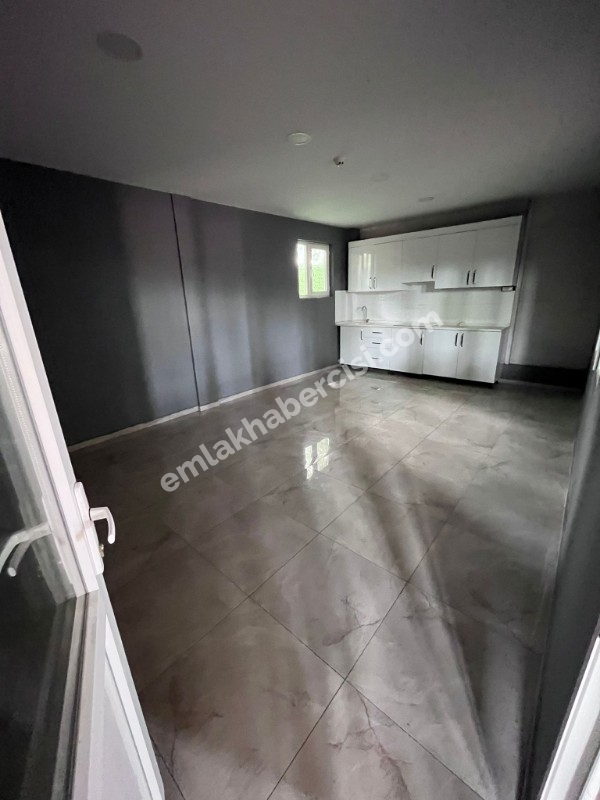 MUDANYA IŞIKLI YOLU'NDA 2.600M2 ARSASI, 440 M2 KAPALI ALANI OLAN KİRALIK DEPO
