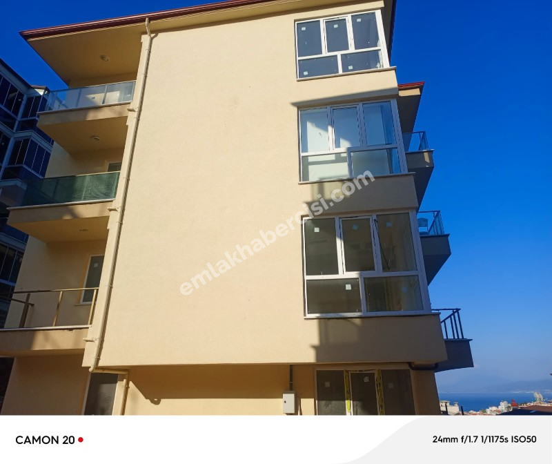MUDANYA HALİTPAŞA 'da SATILIK 100 M2 AYRI MUTFAKLI DENİZ GÖRÜR SIFIR 2+1 DAİRE