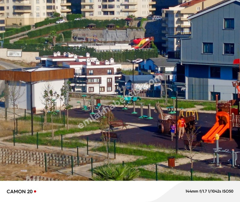 MUDANYA HALİTPAŞA 'da SATILIK 100 M2 AYRI MUTFAKLI DENİZ GÖRÜR SIFIR 2+1 DAİRE