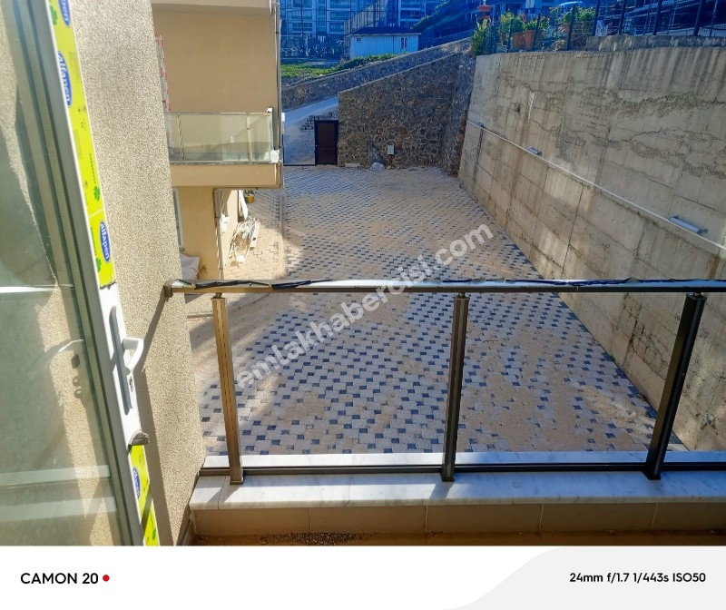 MUDANYA HALİTPAŞA 'da SATILIK 100 M2 AYRI MUTFAKLI DENİZ GÖRÜR SIFIR 2+1 DAİRE