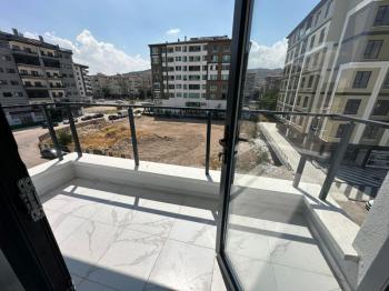 AFYON ÜÇOK EMLAKTAN ALİ ÇETİNKAYA MAH SATILIK 2+1 ARAKAT SIFIR LÜX DAİRE