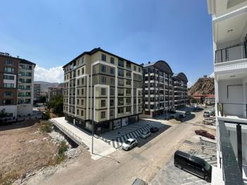 AFYON ÜÇOK EMLAKTAN ALİ ÇETİNKAYA MAH SATILIK 2+1 ARAKAT SIFIR LÜX DAİRE