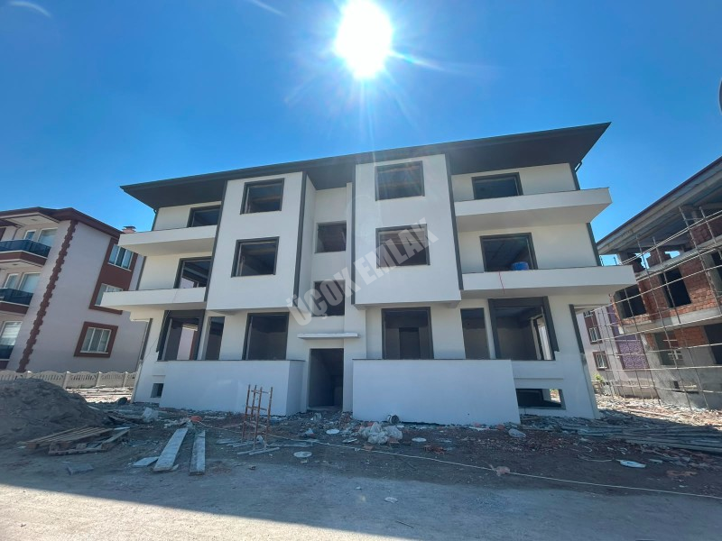 AFYON ÜÇOK EMLAKTAN FATİH MAH SATILIK SIFIR LÜX 3+1 DAİRELER