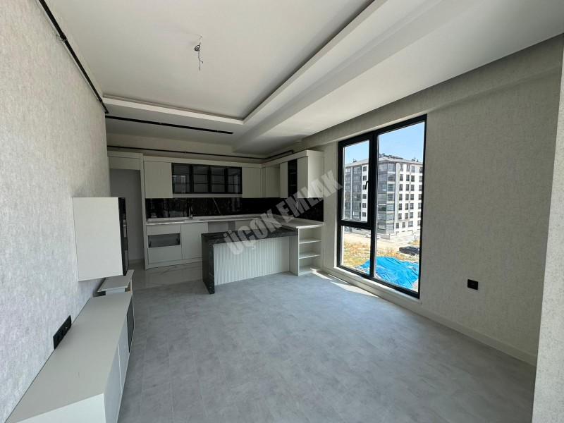 AFYON ÜÇOK EMLAKTAN ALİ ÇETİNKAYA MAH SATILIK 2+1 ARAKAT SIFIR LÜX DAİRE