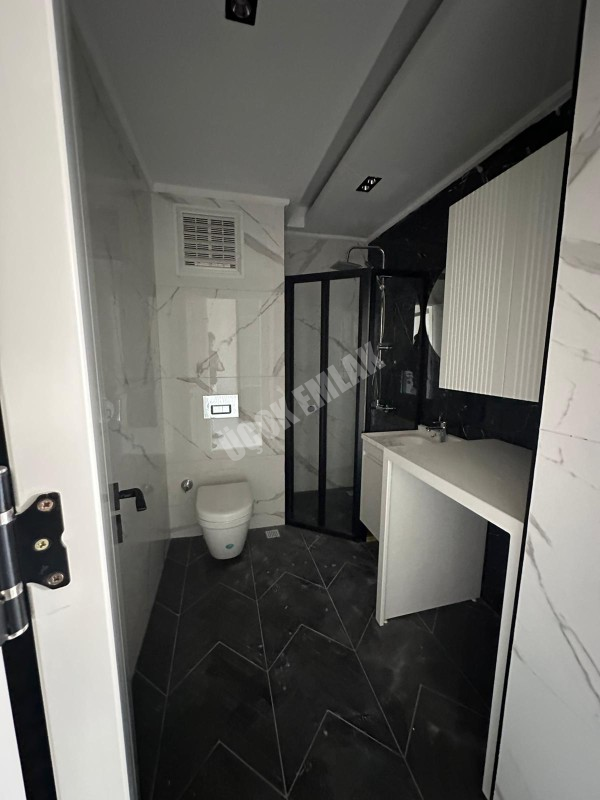 AFYON ÜÇOK EMLAKTAN ALİ ÇETİNKAYA MAH SATILIK 2+1 ARAKAT SIFIR LÜX DAİRE