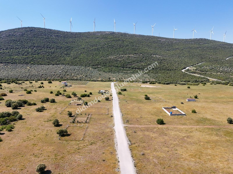 DİDİM BALOVADA SATILIK KÖŞE BAŞI  328M2 ARSA VE 682 ADA 5 PARSELDE 44M2 HİSSE HEDİYELİ 