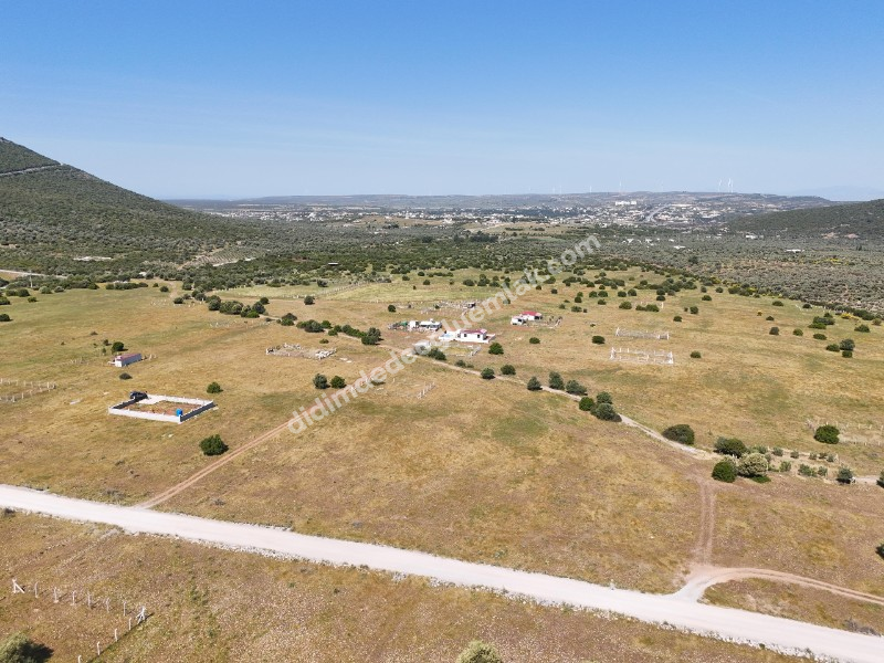 DİDİM BALOVADA SATILIK KÖŞE BAŞI  328M2 ARSA VE 682 ADA 5 PARSELDE 44M2 HİSSE HEDİYELİ 