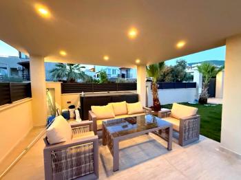 Didim Akbükde 500 M2 Arsa Üzerinde Satılık 4+1  Lüks Villa