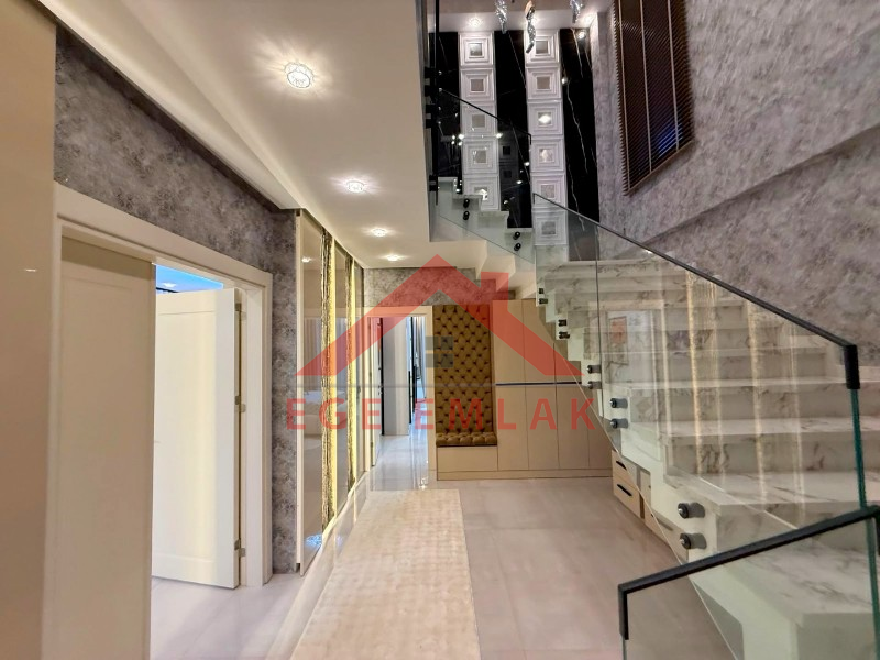 Didim Akbükde 500 M2 Arsa Üzerinde Satılık 4+1  Lüks Villa