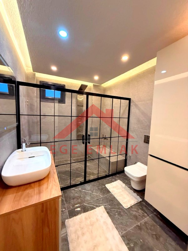 Didim Akbükde 500 M2 Arsa Üzerinde Satılık 4+1  Lüks Villa