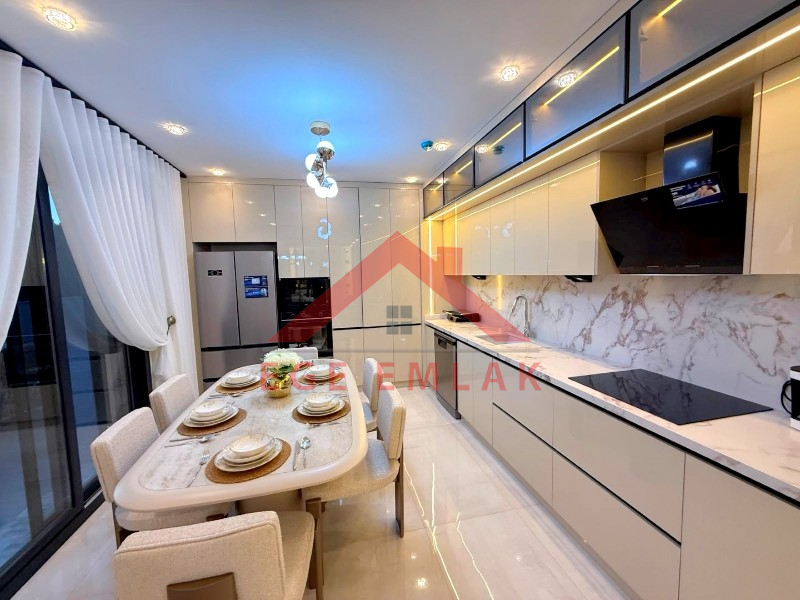 Didim Akbükde 500 M2 Arsa Üzerinde Satılık 4+1  Lüks Villa