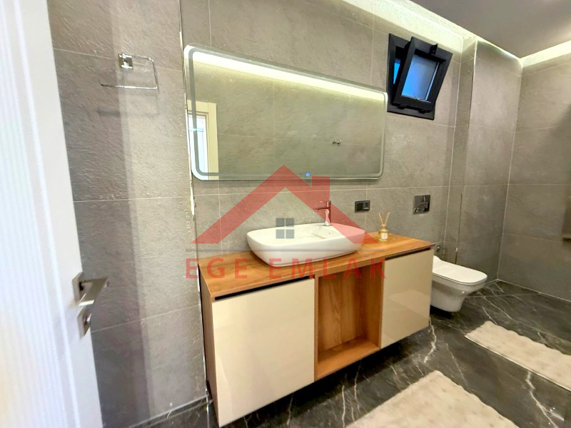 Didim Akbükde 500 M2 Arsa Üzerinde Satılık 4+1  Lüks Villa