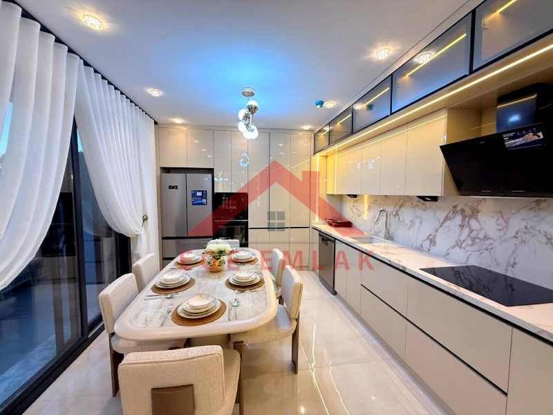 Didim Akbükde 500 M2 Arsa Üzerinde Satılık 4+1  Lüks Villa