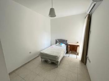 KÖŞKLÜÇİFTLİK'DE CADDE ÜZERİNDE FUL EŞYALI 3+1 KİRALIK DAİRE 