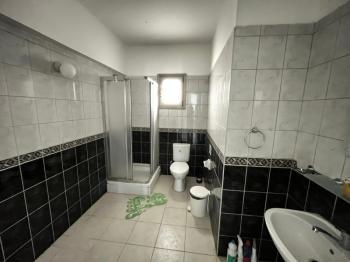 KÖŞKLÜÇİFTLİK'DE CADDE ÜZERİNDE FUL EŞYALI 3+1 KİRALIK DAİRE 