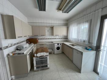 KÖŞKLÜÇİFTLİK'DE CADDE ÜZERİNDE FUL EŞYALI 3+1 KİRALIK DAİRE 