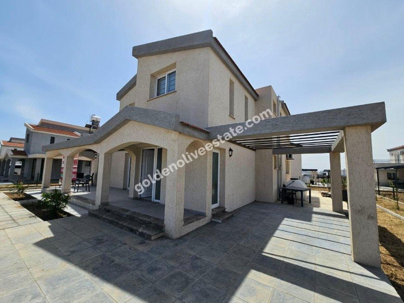 MAĞUSA YENİBOĞAZİÇİ BÖLGESİNDE SATILIK 4+1 VİLLA