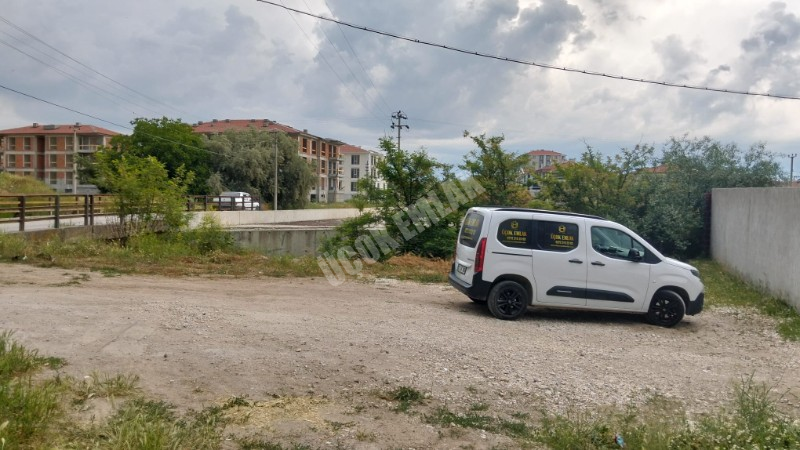 AFYON ÜÇOK EMLAKTAN MAREŞAL F ÇAKMAK MAH SATILIK 7320M² BESİHANELİ 2 KATLI EV 