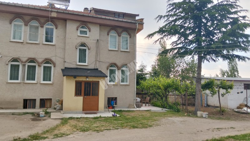 AFYON ÜÇOK EMLAKTAN MAREŞAL F ÇAKMAK MAH SATILIK 7320M² BESİHANELİ 2 KATLI EV 