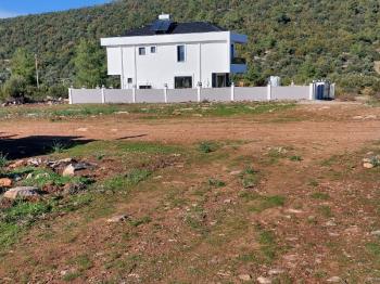 DİDİM KARDELENDE SATILIK PARK ÇEPHELİ VİLLA ARSASI
