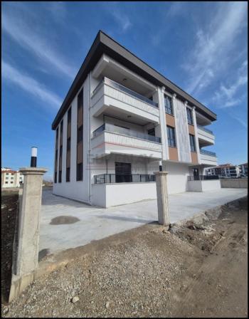 GÜVENAY - ÇORUM ÇEPNİ MAH. FEN LİSESİ YAKINI 3+1 SATILIK SIFIR DAİRE