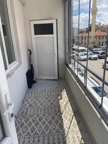 GÜVENAY - ÇORUM İMAM HATİP CAMİİ ARKASINDA ARA KAT 3+1 DAİRE
