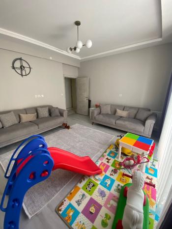 GÜVENAY - ÇORUM İMAM HATİP CAMİİ ARKASINDA ARA KAT 3+1 DAİRE