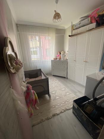 GÜVENAY - ÇORUM İMAM HATİP CAMİİ ARKASINDA ARA KAT 3+1 DAİRE