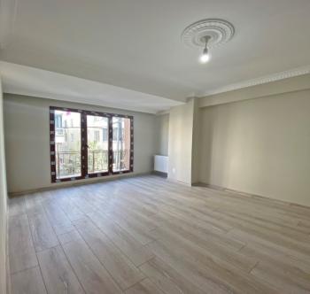BAHÇEŞEHİR 2.KISIM 2+1 BALKONLU YENİ KREDİYE UYGUN SATILIK DAİRE