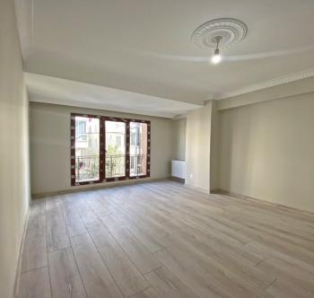 BAHÇEŞEHİR 2.KISIM 2+1 BALKONLU YENİ KREDİYE UYGUN SATILIK DAİRE