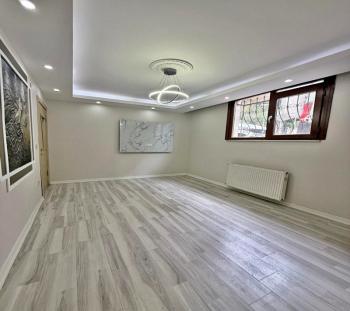 GENİŞ m2 MERKEZİ KONUM ŞIK TASARIM 2+1 BAHÇE KATI SATILIK DAİRE