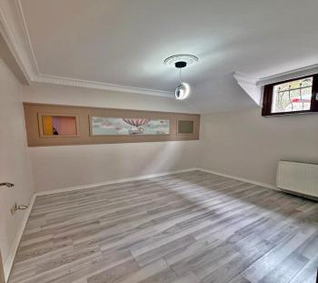 GENİŞ m2 MERKEZİ KONUM ŞIK TASARIM 2+1 BAHÇE KATI SATILIK DAİRE