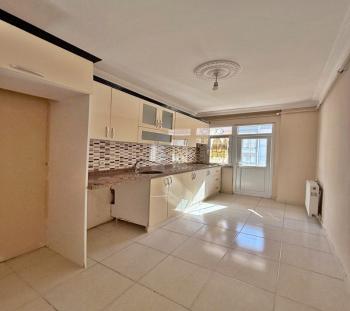 KALABALIK AİLEYE ÖZEL GENİŞLİKTE 2+1 FERAH AYDINLIK 105m² DAİRE
