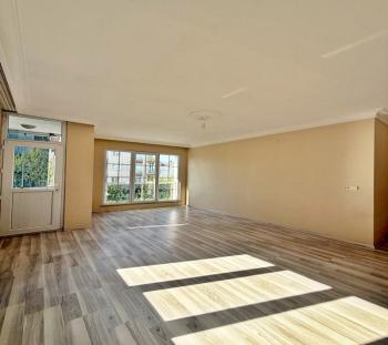 KALABALIK AİLEYE ÖZEL GENİŞLİKTE 2+1 FERAH AYDINLIK 105m² DAİRE