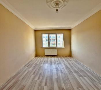 KALABALIK AİLEYE ÖZEL GENİŞLİKTE 2+1 FERAH AYDINLIK 105m² DAİRE